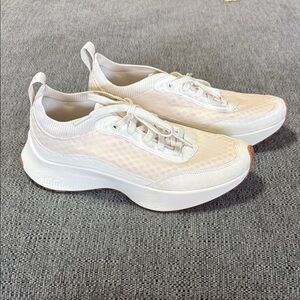 Lululemon Athletica Women's CrossCity Sneaker